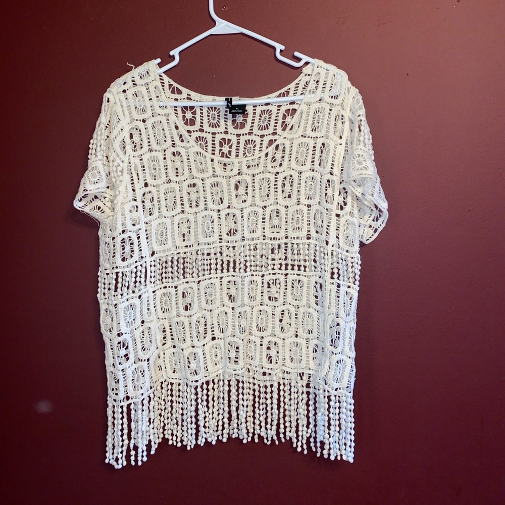 New Directions short sleeve lace top